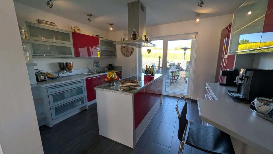 Kitchen or kitchenette, Dining area, dishwasher, oven, stove, toaster