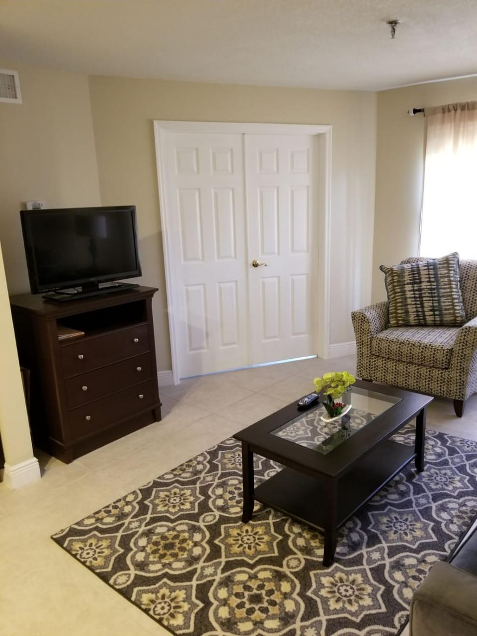Cozy Condo Close to Disney Apartment in Bay Lake