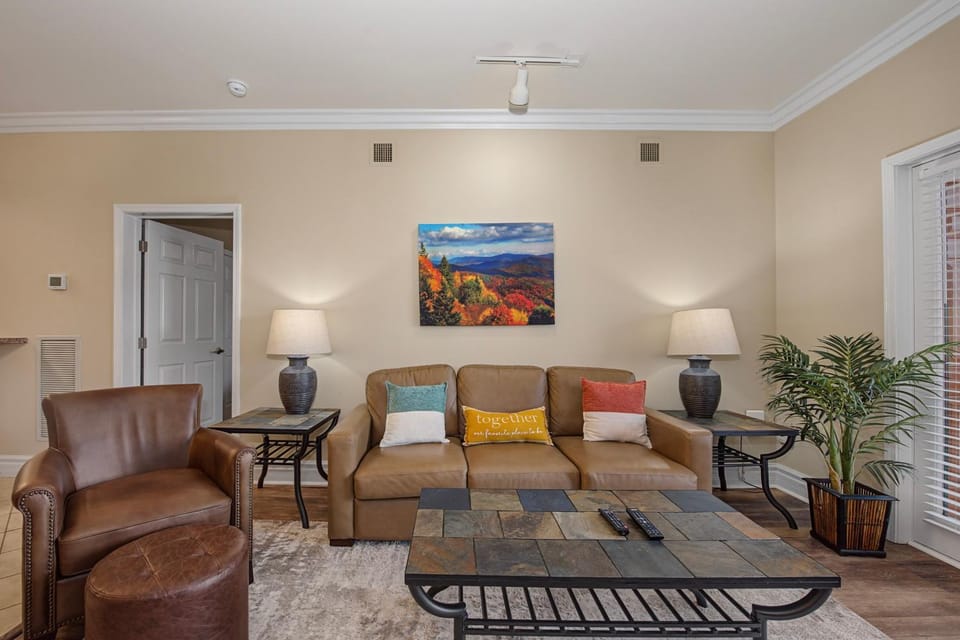 Living room, Seating area, furniture