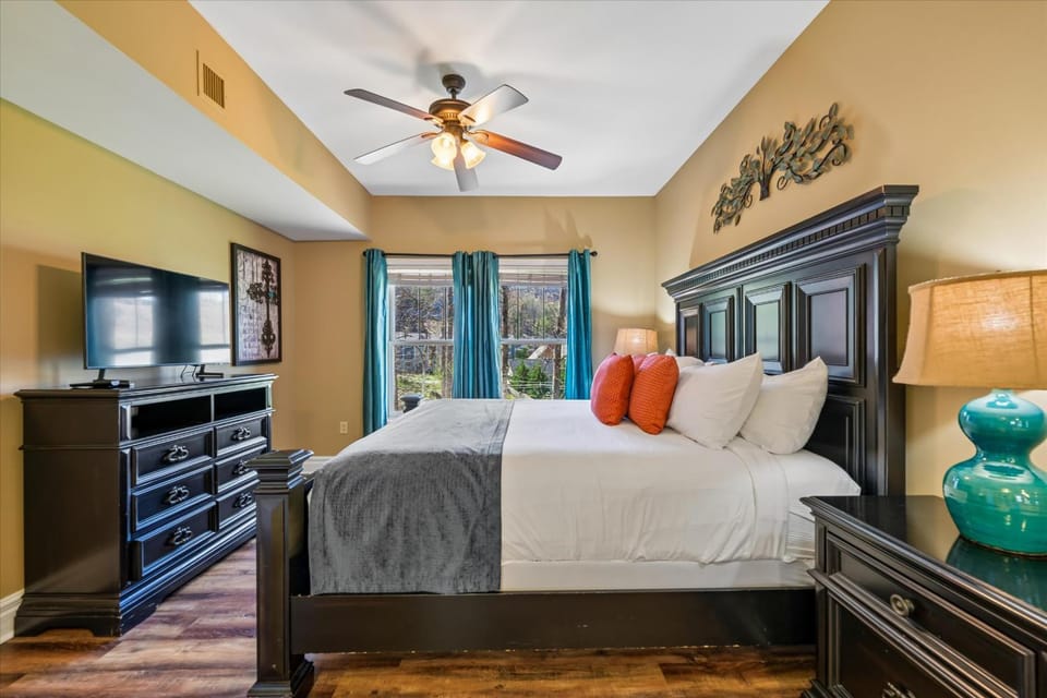 Bed, TV and multimedia, Bedroom, furniture