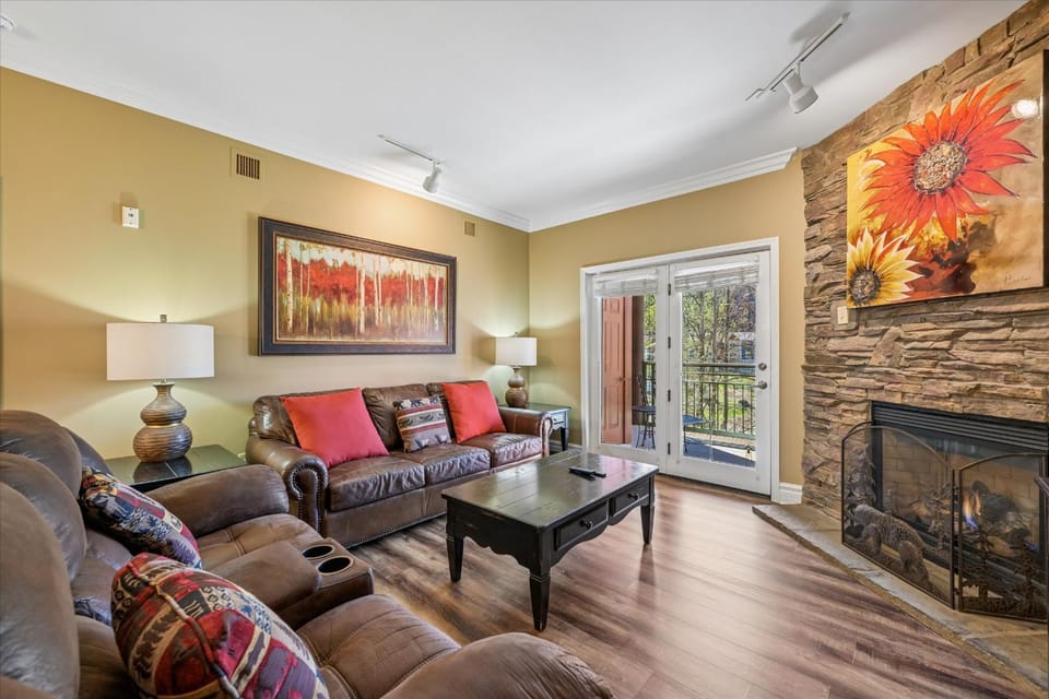 Balcony/Terrace, Living room, Seating area, fireplace, furniture