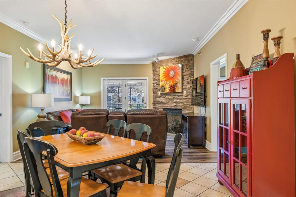 Living room, Dining area, fireplace, furniture