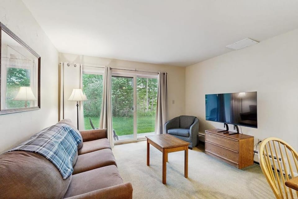 Seasons 207 Apartment in Warren