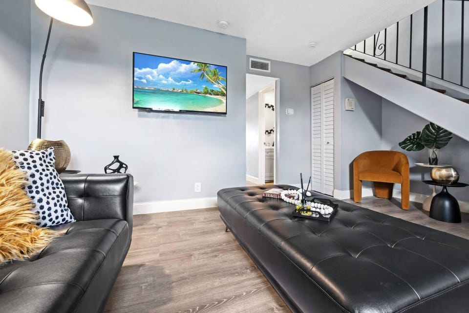 Blue Martini House in Lauderdale Lakes