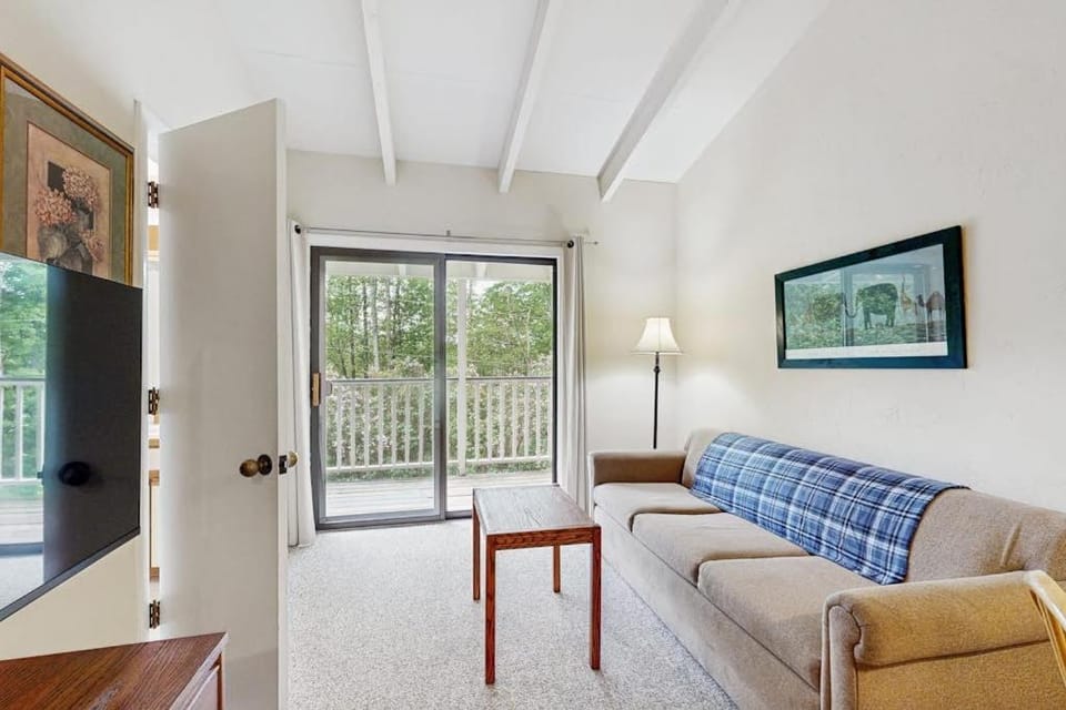 Seasons 309 Apartment in Warren