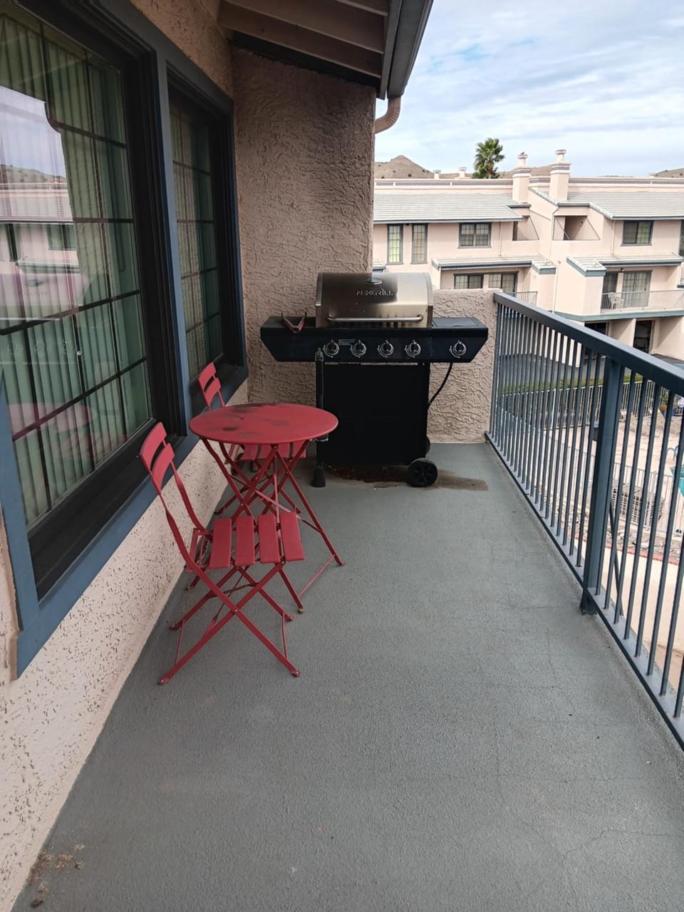 Beautiful Riverview Condo with Boatlaunch Apartment in Bullhead City