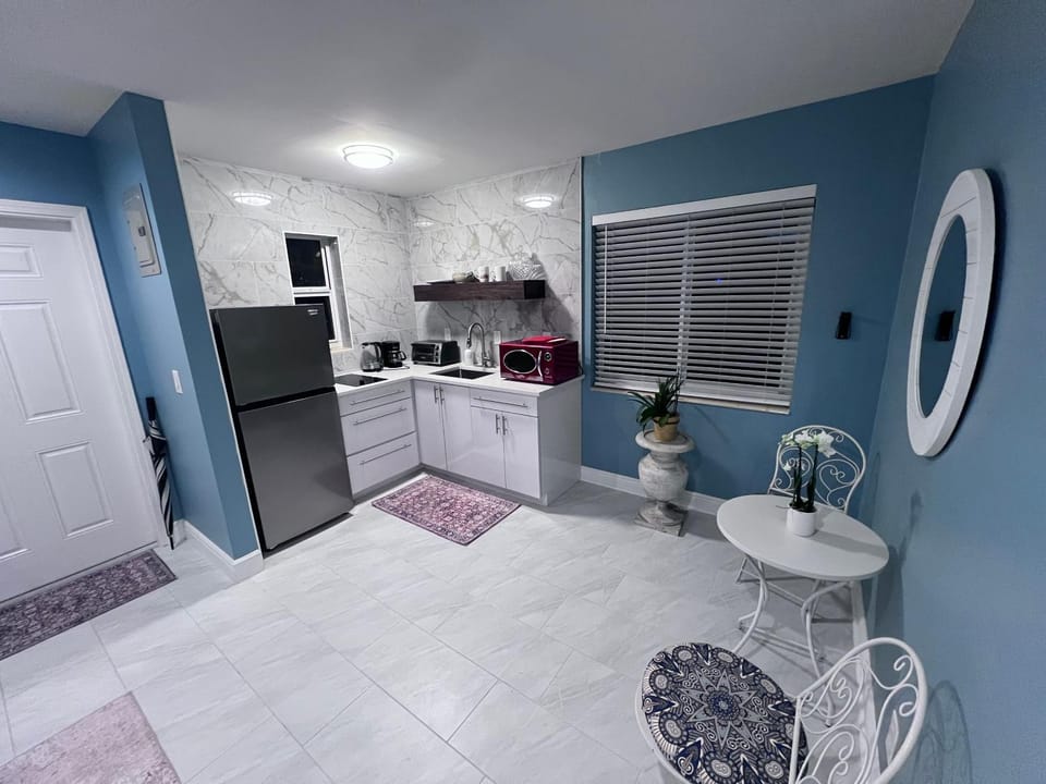 The Pines Hideaway #1 Apartment in Wilton Manors