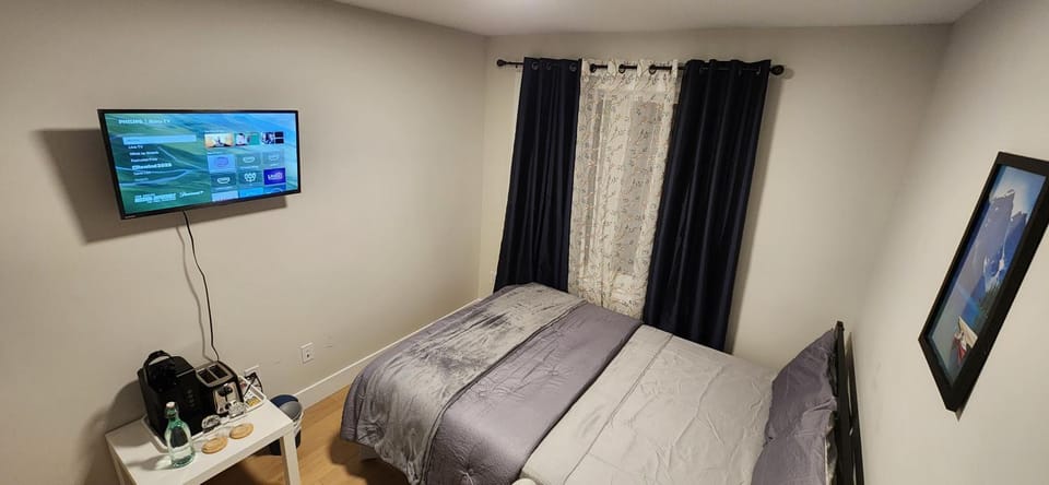The Northlander room at Hina's home Vacation rental in Halifax