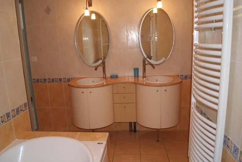 Bathroom, Bath
