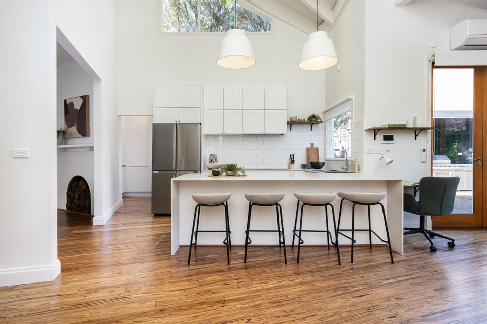 Baya of Hampton with solar heated pool House in Hampton