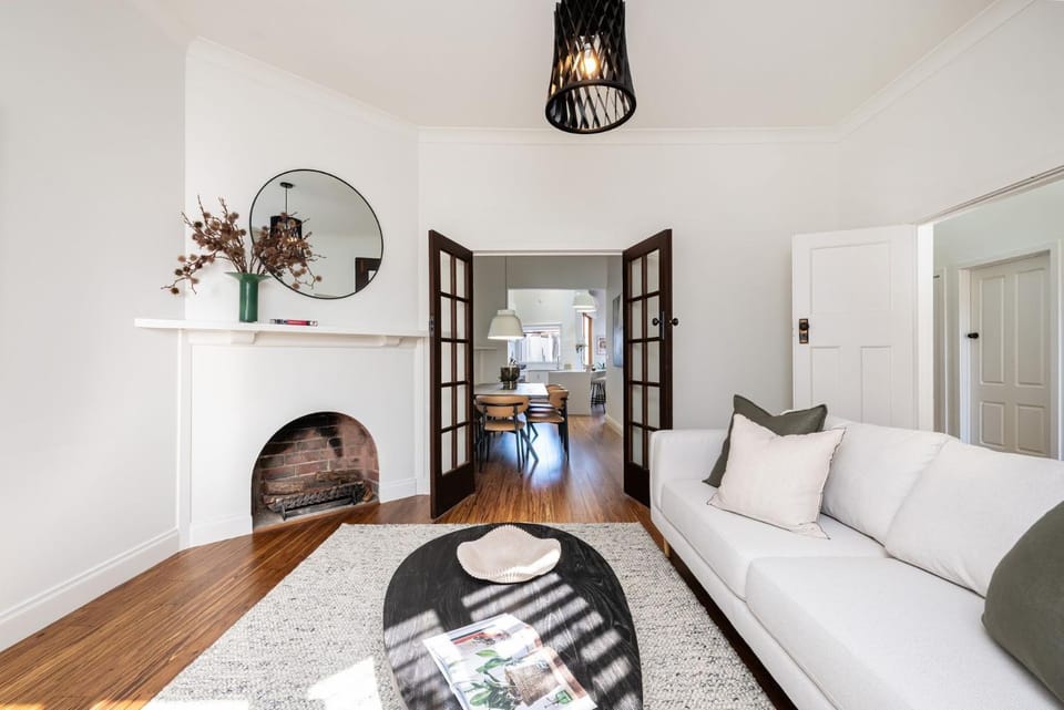Baya of Hampton with solar heated pool House in Hampton