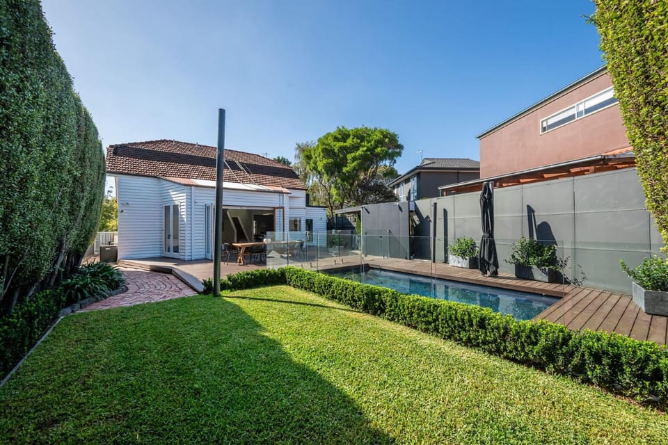 Baya of Hampton with solar heated pool House in Hampton