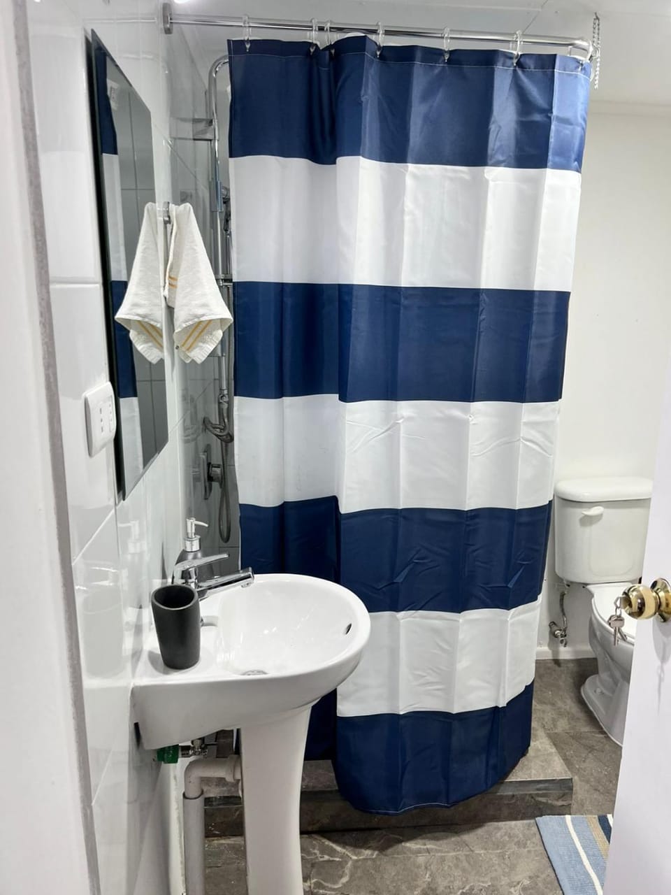 Shower, Bathroom, towels