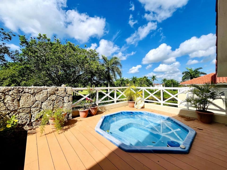 Hot Tub, Balcony/Terrace