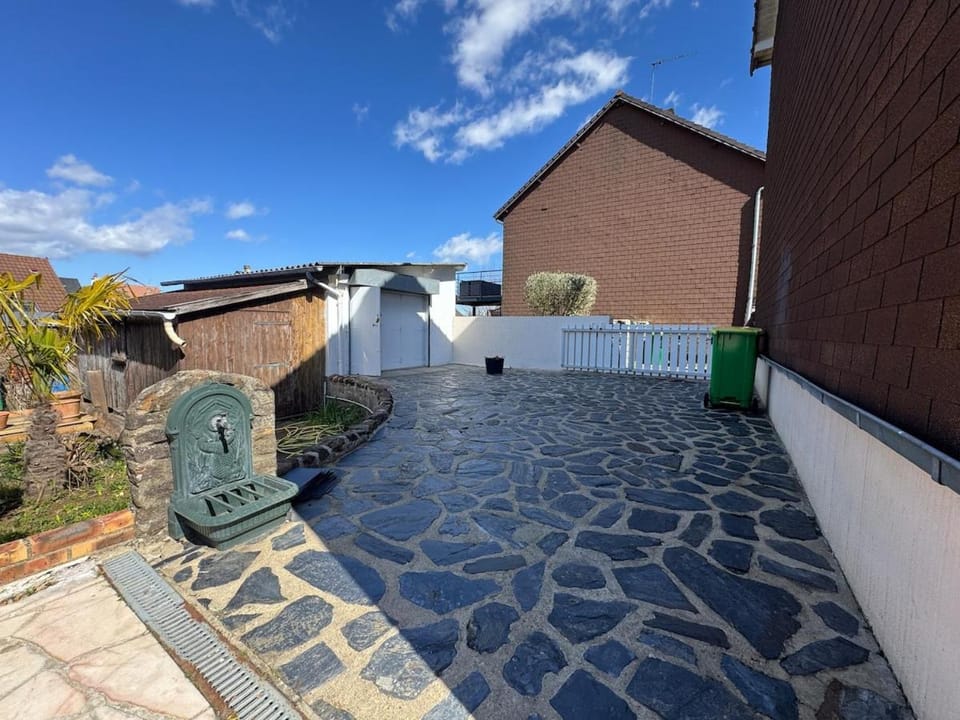 Le Nid Manceau - 8 pers - Parking - Wi-Fi House in Le Mans