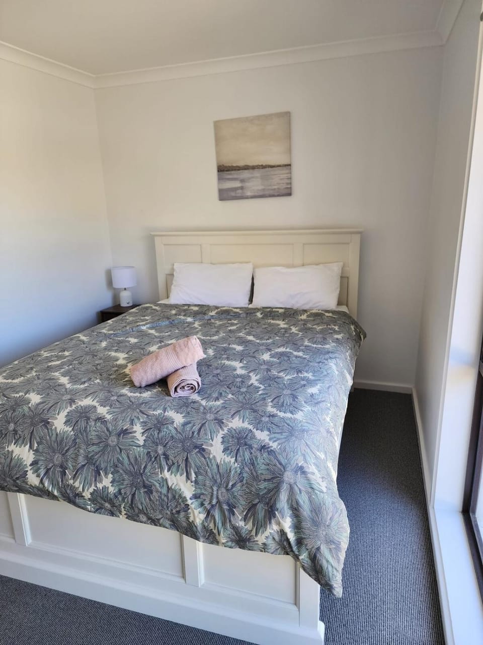 Cosy Modern 3 Bedroom 2 Bathroom Home Near The Canberra Hospital House in Canberra