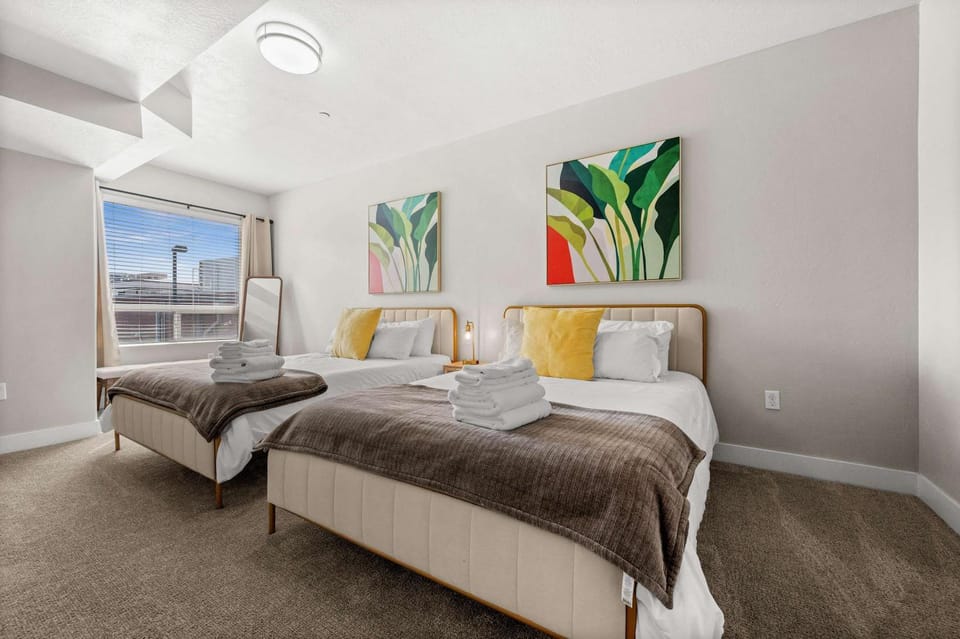 Walkable SLC 2BR Delta & Airport Apartment in Salt Lake City