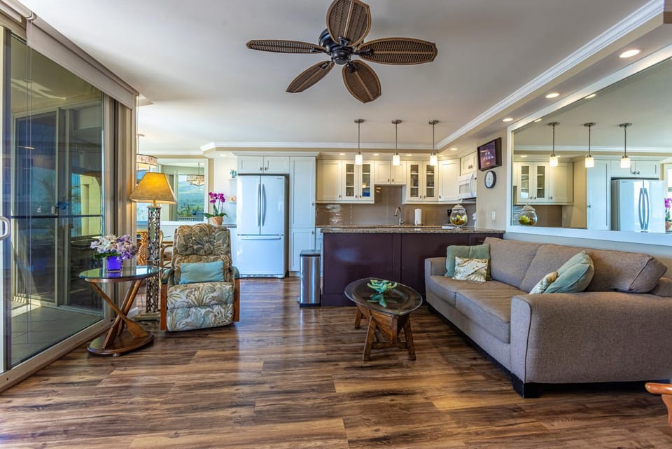 Hale Pau Hana #707 Ocean Front, Central AC, Oceanfront Complex Apartment in Kihei