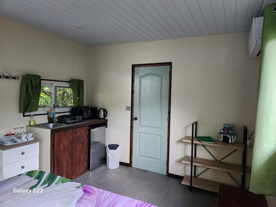 Coffee/tea facilities, Photo of the whole room, Internal: Not applicable to any particular room