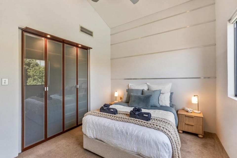 Scarborough Coastal Getaway Ocean Views & Pool House in Perth