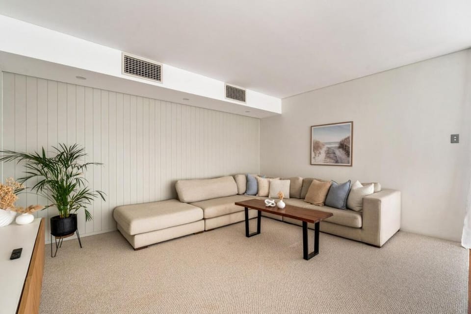 Scarborough Coastal Getaway Ocean Views & Pool House in Perth