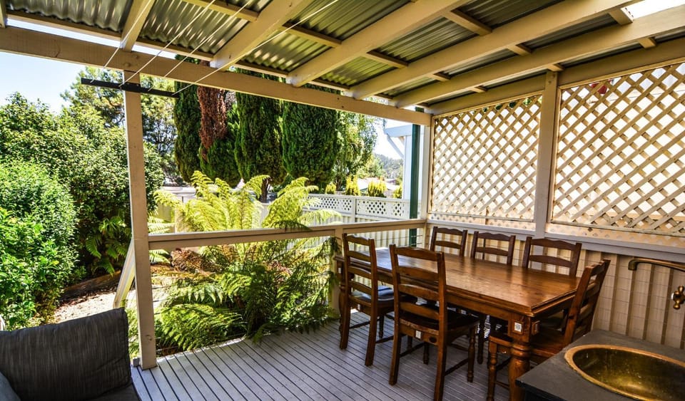 Comfortable Victorian Terrace close to shops House in Lithgow