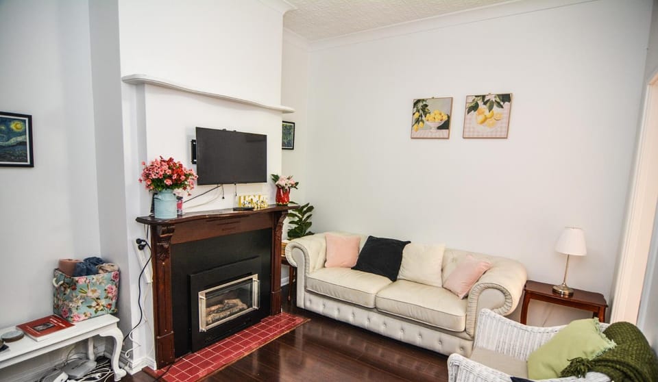 Comfortable Victorian Terrace close to shops House in Lithgow