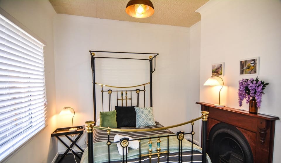 Comfortable Victorian Terrace close to shops House in Lithgow
