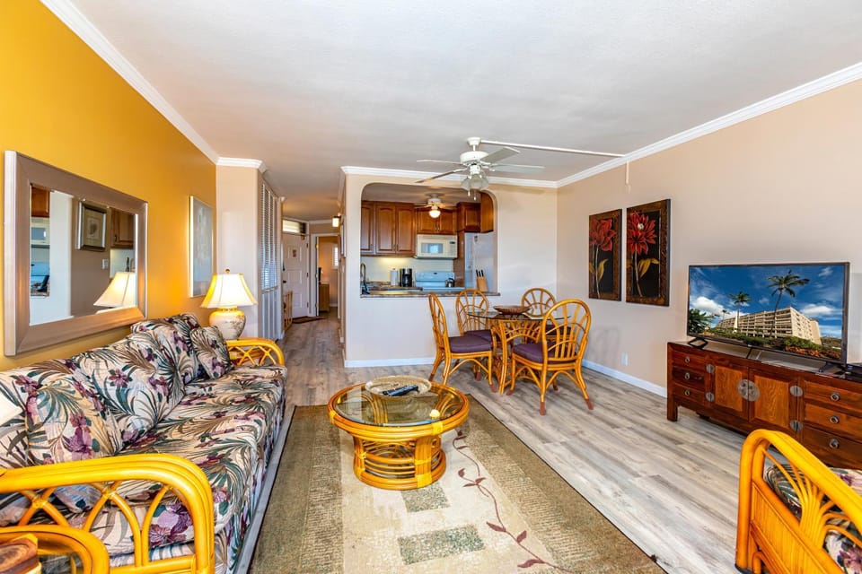 Kamaole Beach Royale #508 Updated, Ocean View, Steps to Kamaole Beach #1 Apartment in Kihei