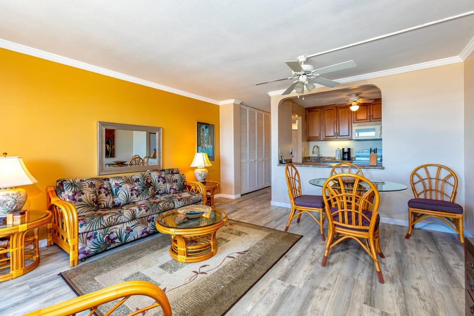 Kamaole Beach Royale #508 Updated, Ocean View, Steps to Kamaole Beach #1 Apartment in Kihei