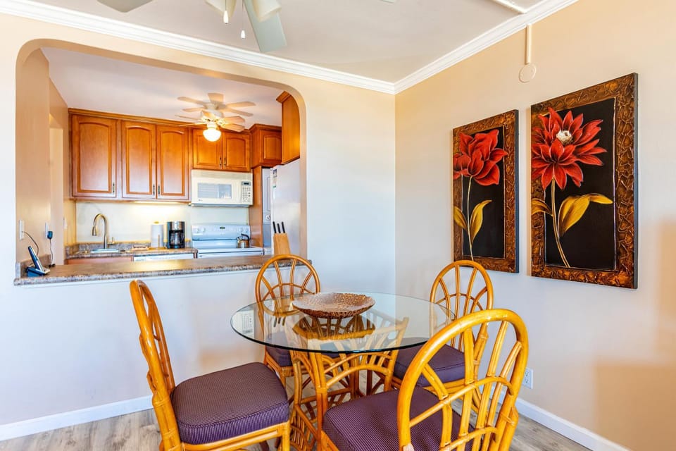Kamaole Beach Royale #508 Updated, Ocean View, Steps to Kamaole Beach #1 Apartment in Kihei