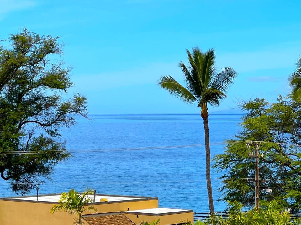 Kamaole Beach Royale #411 Renovated, Ocean View, Close to Kamaole Beach #1 Apartment in Kihei