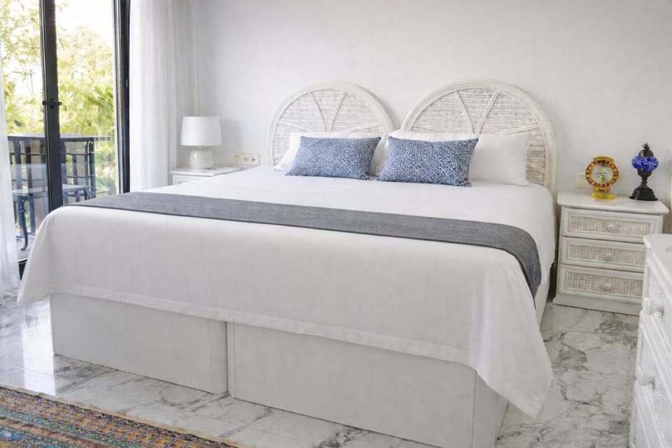 Luxury Golf Front Villa Spa, Jacuzzi & Heated Pool Villa in Marbella
