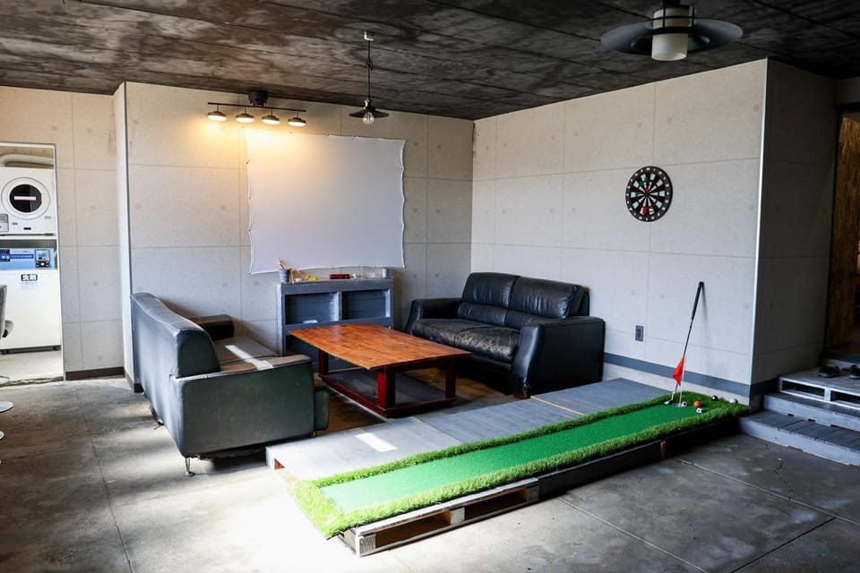 Billiard, Darts, Game Room, Game Room, Minigolf, Seating area