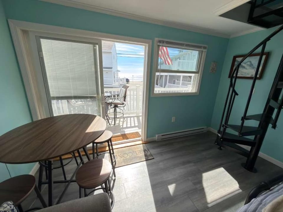 Oceanview Loft York Apartment in York Beach
