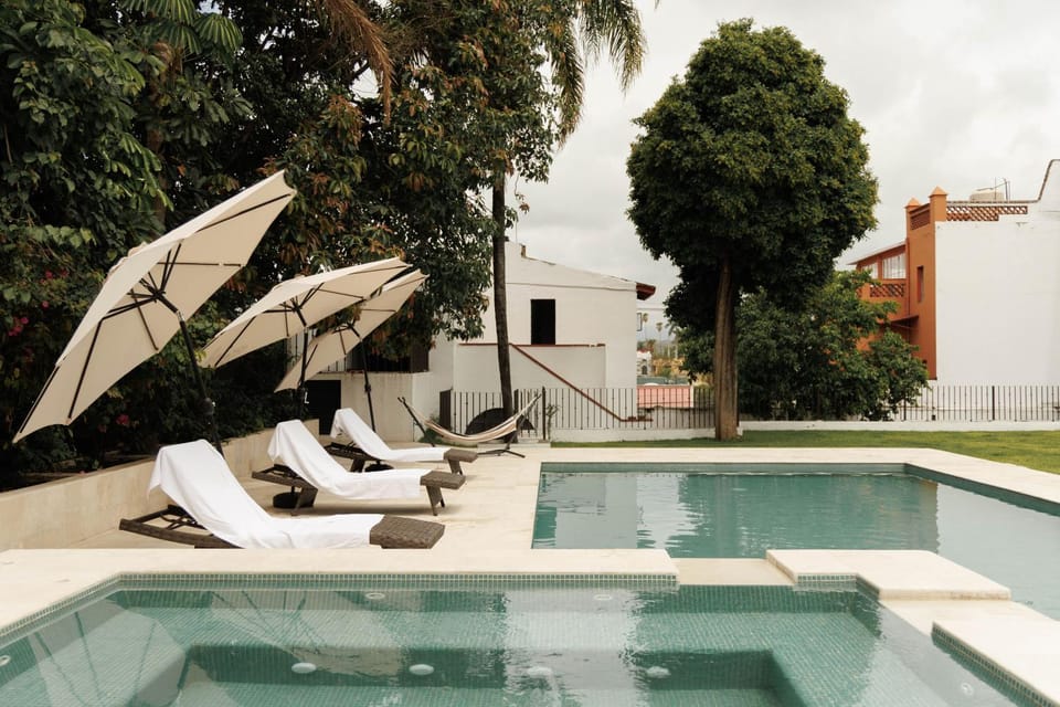 Pool view, Swimming pool, sunbed