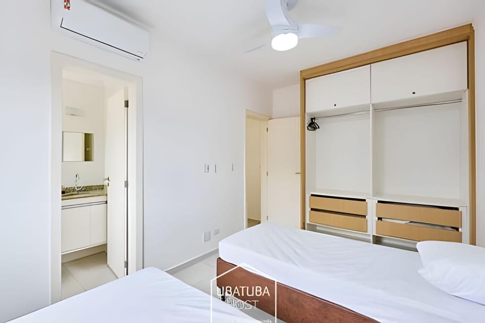 Bed, Photo of the whole room, Bedroom, wardrobe, air conditioner