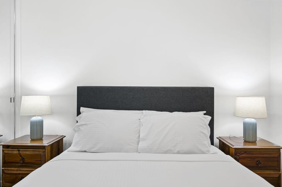 1BR Docklands with Walk to Marvel Stadium & Balcony Apartment in Melbourne