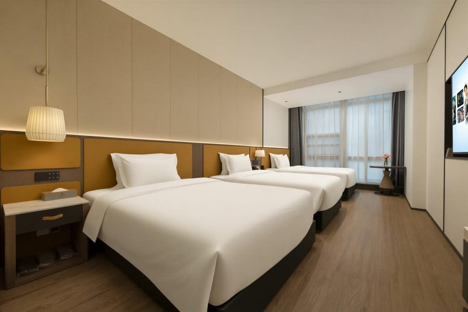 西安悦廷华逸酒店钟鼓楼地铁站店 Hotel in Xian