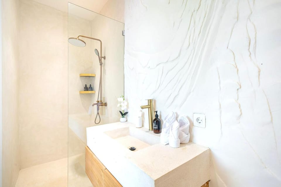Shower, Bathroom, towels