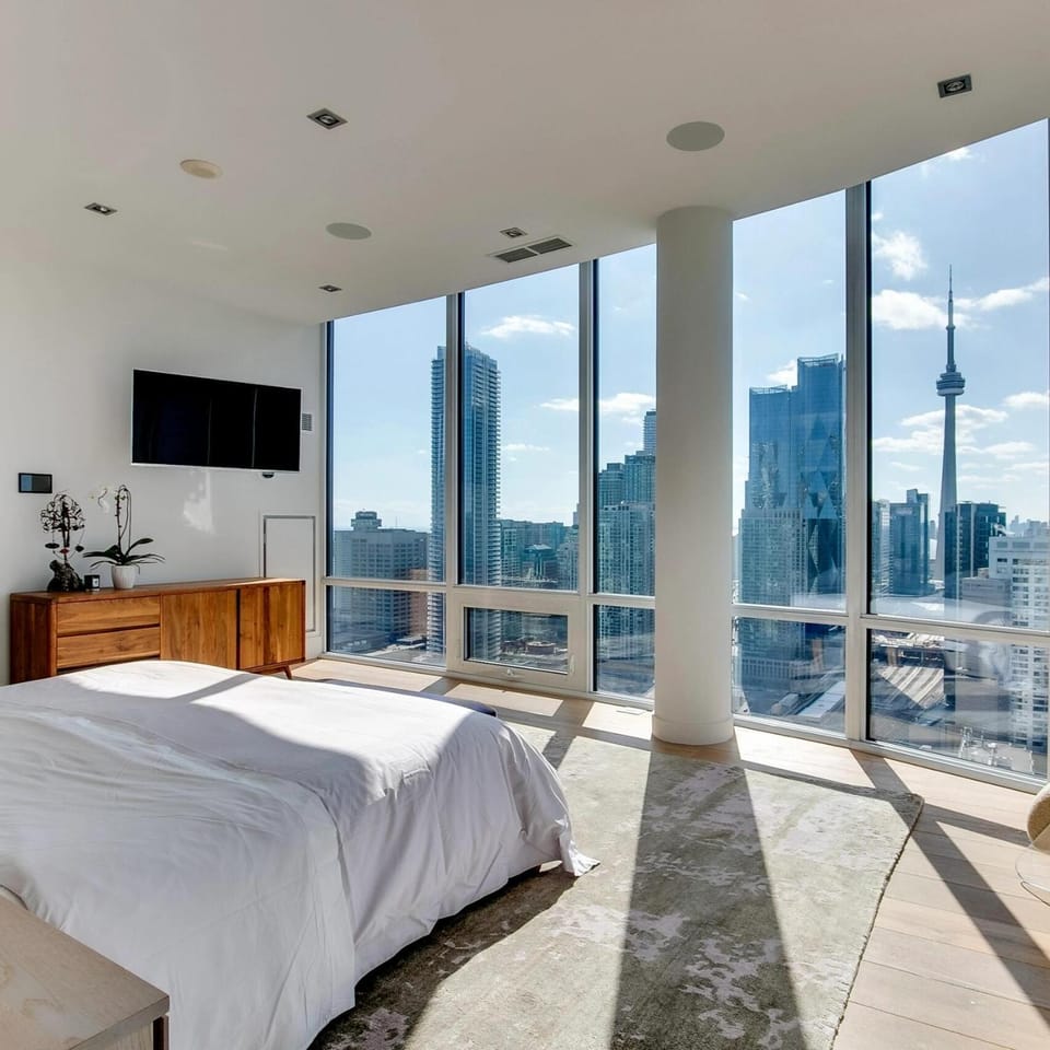 Luxurious Panoramic Skyline Penthouse 2Bedrooms Suites CN Toronto Downtown Apartment hotel in Toronto