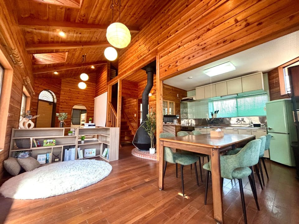 Living room, Dining area, kitchen