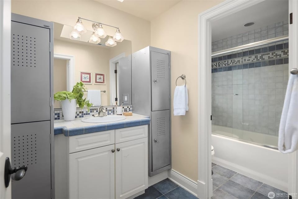 Bathroom, Public Bath, Bath