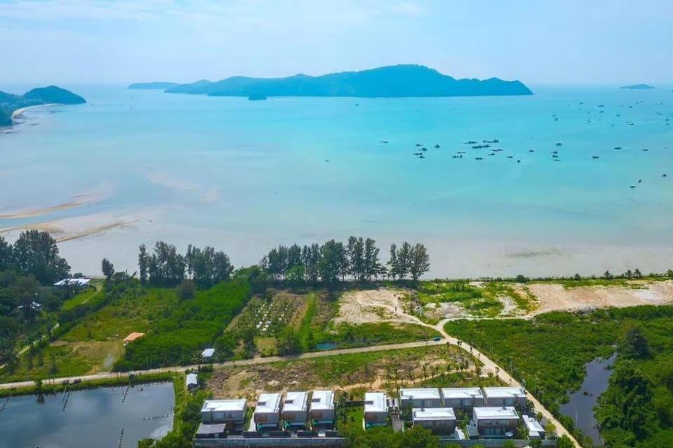 Luxury Seafront 3BR Pool Villa Duplex A2 Villa in Chalong