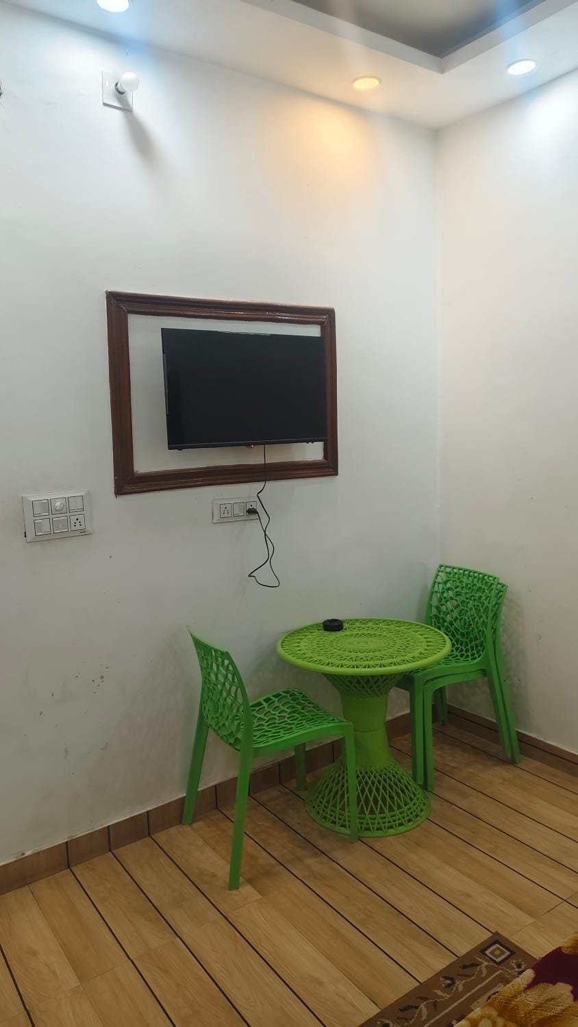 Hotal royal inn piler no737 near Duhai RRTS Metro Apartment in Uttar Pradesh