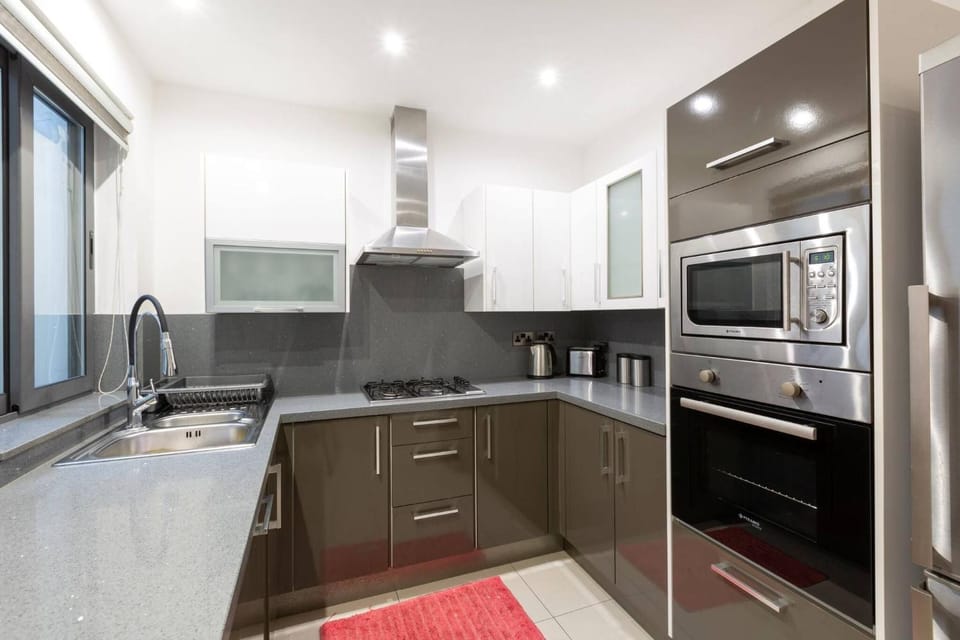 microwave, oven, kitchen
