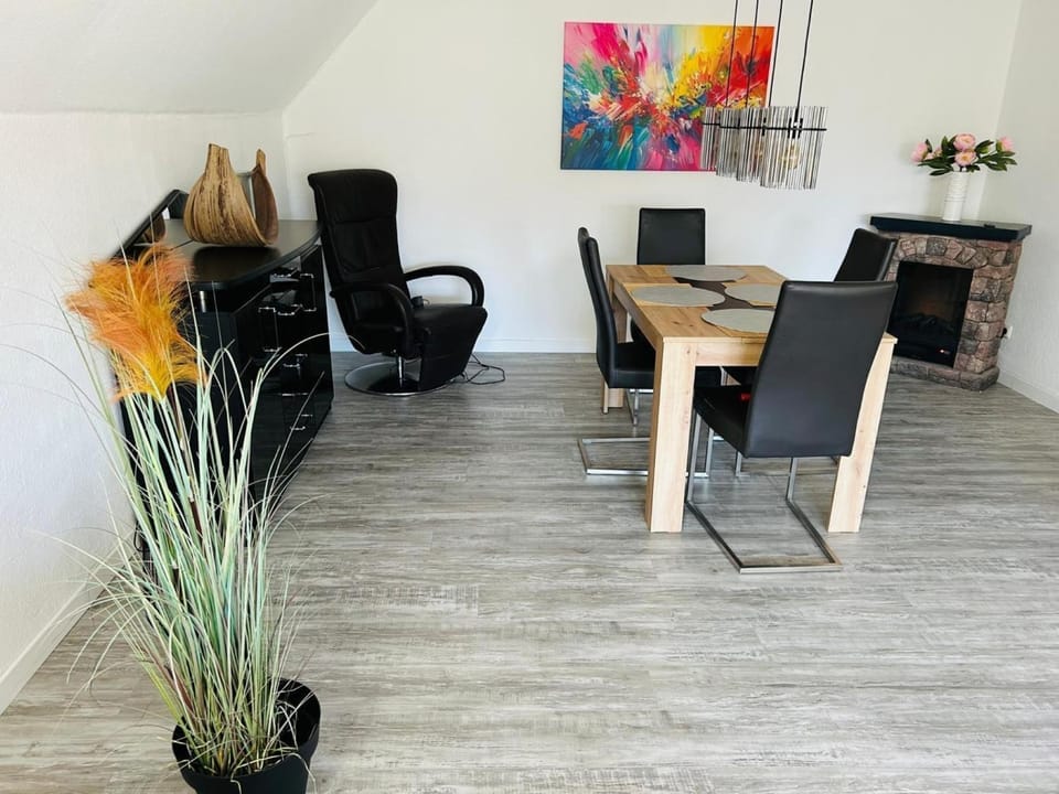 Living room, Seating area, Dining area