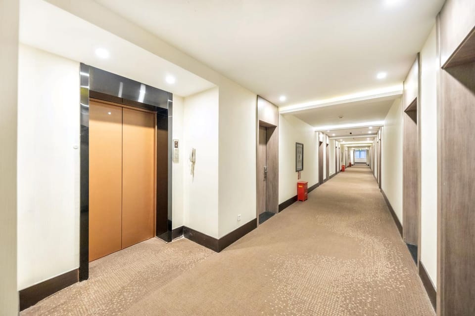 Hanting Hotel Tianjin Hedong Wanda Plaza Chenglin Road Metro Station Hotel in Tianjin