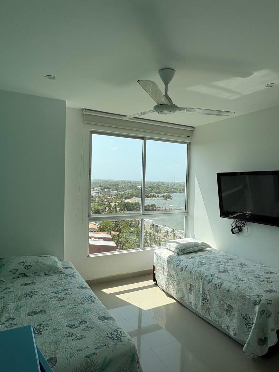 Bed, TV and multimedia, Bedroom, Sea view, air conditioner
