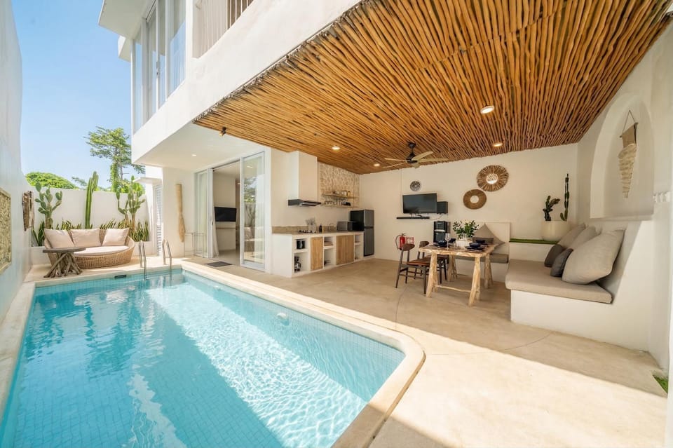 Patio, Kitchen or kitchenette, Living room, Swimming pool